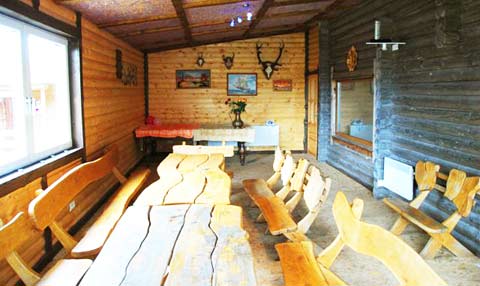 Pokylių salė Šventojoje sodyboje "Poilsis pas Vytautą"