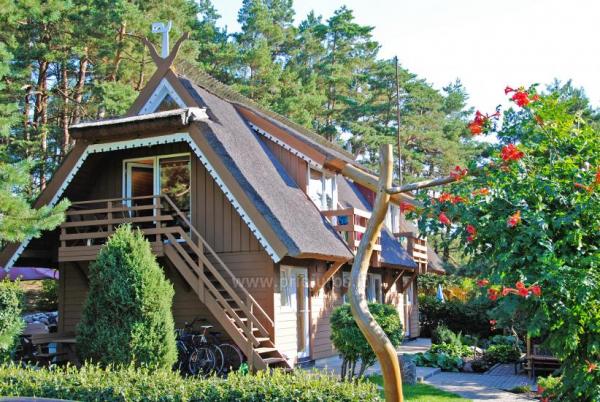 VILA DEVA in Pervalka: Rooms with kitchenettes, amenities, terraces, separate entrances, exclusive yard