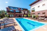 Apartamentai ir liuksai Palangoje SKORPIONO VILA - su šildomu baseinu