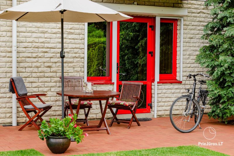 Kotedžas Family Inn su terasa Palangoje