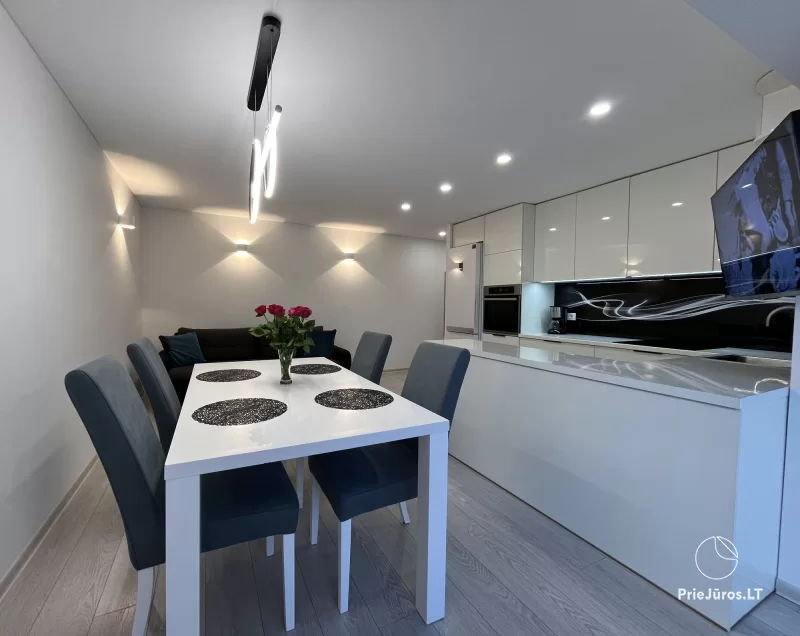 Elegantiškas ir modernus 3 kamb. butas Nidos centre