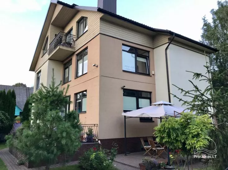 Išnuomojami kambariai privačiame name Palangos centre, šalia J. Basanavičiaus g.