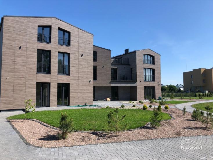Nauji, jaukūs apartamentai Vila JūraLux Palangoje. Yra kondicionierius, terasa/balkonas