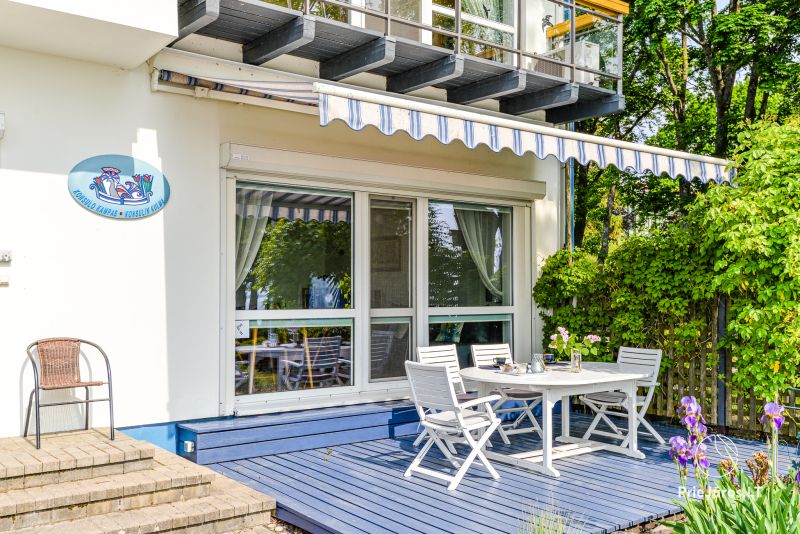 Konsulo kampas - apartamentai Juodkrantėje su vaizdu į marias, sauna, židinys ir terasa rožių sodelyje