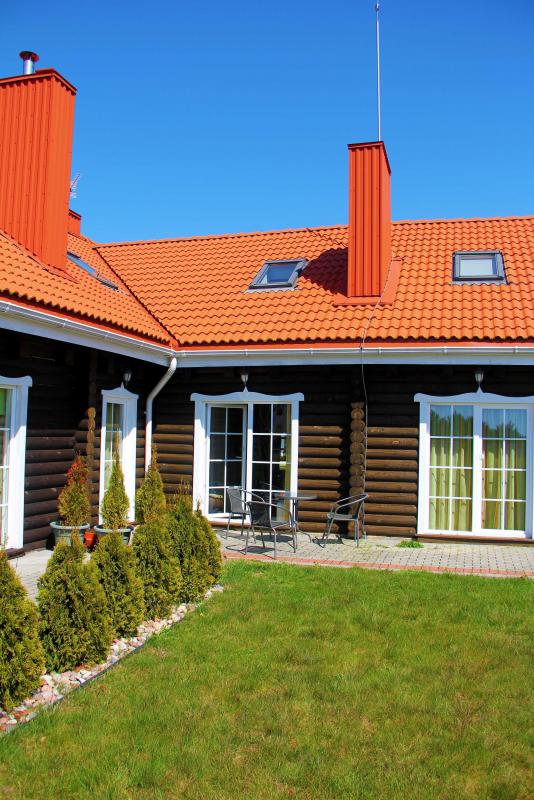 2-5 vietų Apartamentai rąstiniame name su atskiru įėjimu ir terasa „Šventosios Jūrmylė“