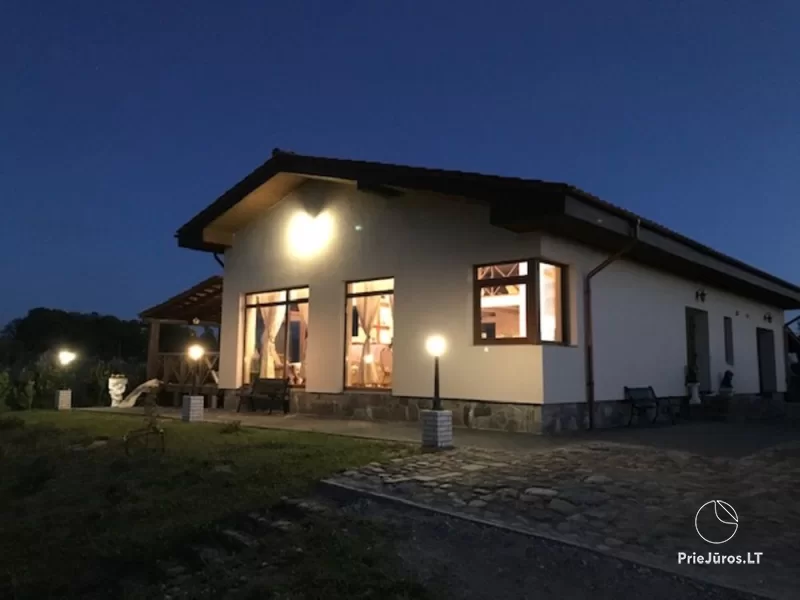 Privati sodyba, 500 m spinduliu nėra namų.(Klaipėda 13 km, Dreverna 10 km)