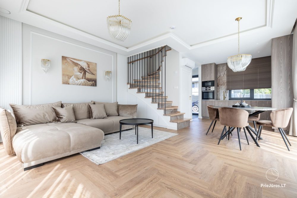 Apartamentai Sakalo 29 Jūsų kokybiškam poilsiui Kunigiškiuose. Iki jūros tik 150 metrų, šalia pušynas, yra jacuzzi - 1
