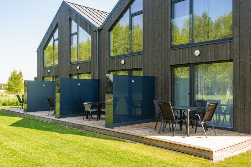 Kuti apartamentai Monciškėse. Du miegamieji, 45 kv.m su terasa į mišką, iki jūros 600 metrų