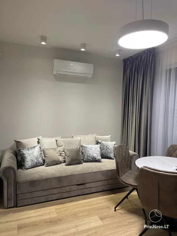 Vieno miegamojo apartamentai su baseinu