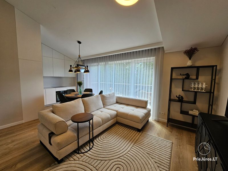 Apartamentai Vėjo glamonės romantiškam arba šeimos poilsiui. Iki jūros tik 290 metrų!
