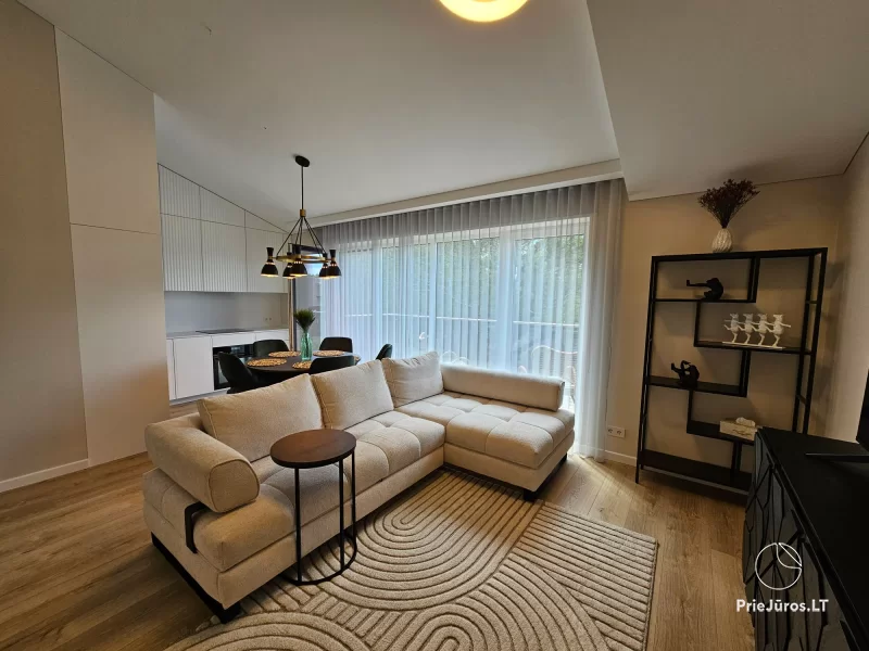 Apartamentai Vėjo glamonės romantiškam arba šeimos poilsiui. Iki jūros tik 290 metrų!