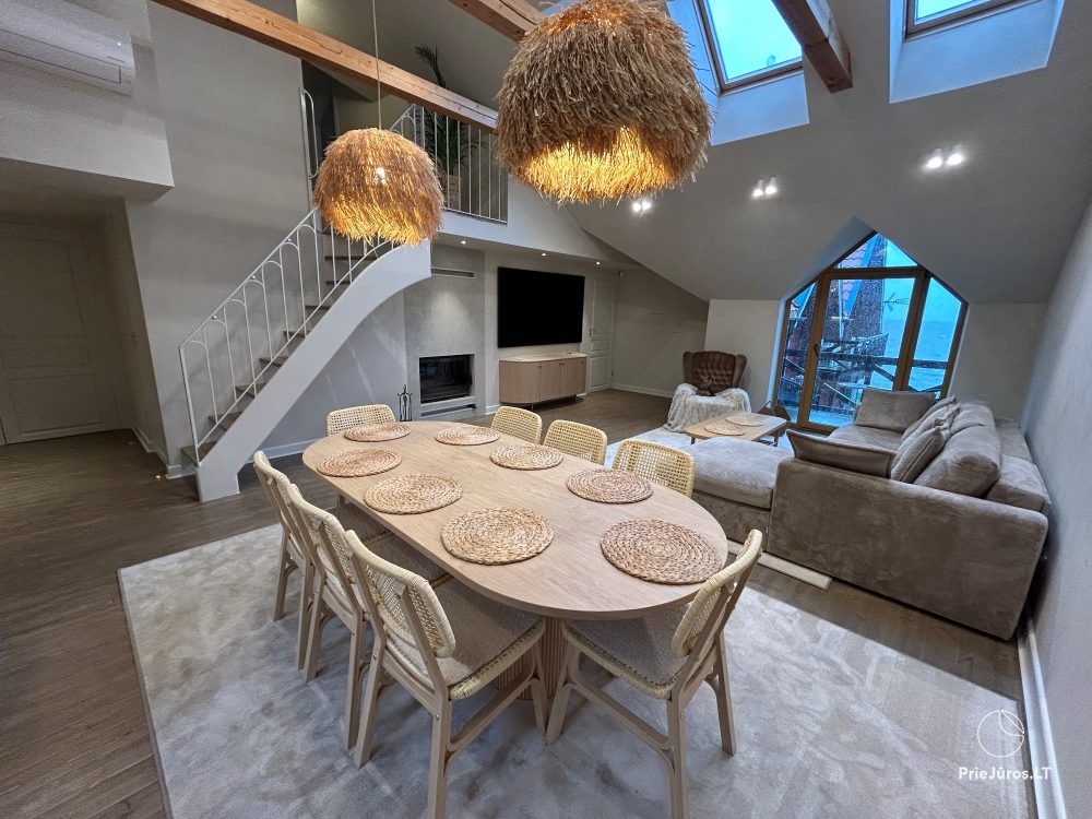 4 miegamųjų, 2 vonios kambarių, erdvus penthousas su vaizdu į marias - 1