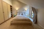 4 miegamųjų, 2 vonios kambarių, erdvus penthousas su vaizdu į marias - 6