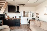 Dviejų aukštų apartamentai su šildomu lauko baseinu - 3