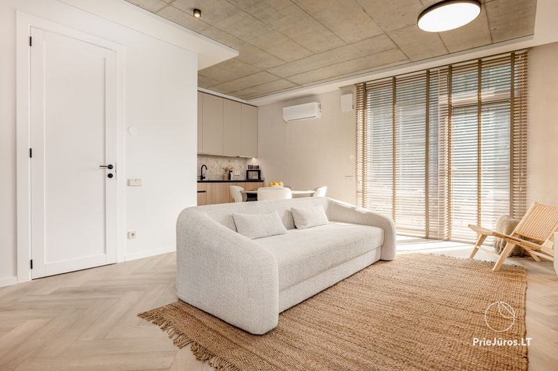 Alaïa apartamentai Kunigiškiuose  su šildomu baseinu ir sūkurine vonia