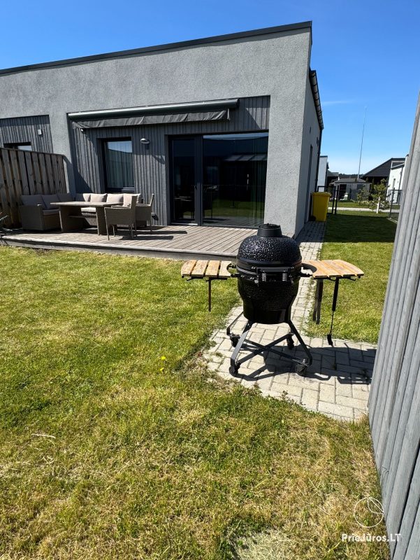 Mājīgi dzīvokļi ar terasi un grilu - tikai 600 m attālumā. uz jūru!