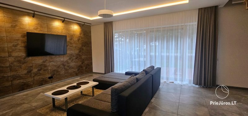 Izīrē atsevišķu 102 kv m kotedžu (2019), 350 m līdz jūrai.