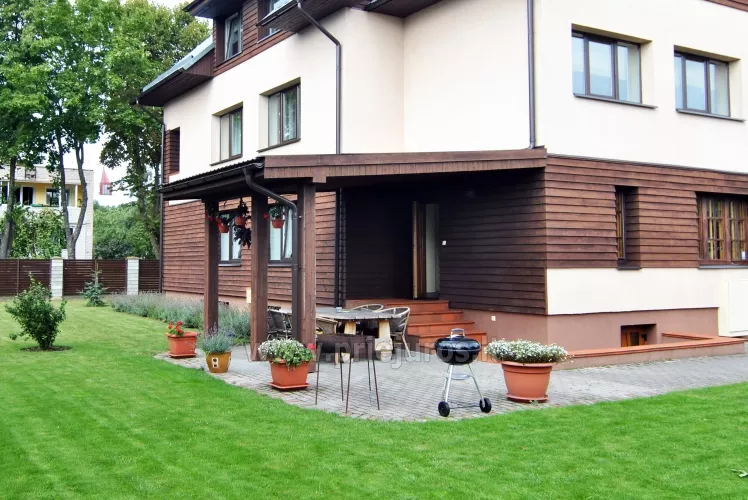 Kambariai ir apartamentai Šventojoje - svečių namai 11 ŽUVĖDRŲ