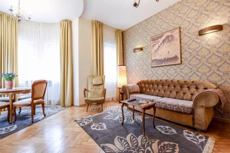 KUBU namai Klaipėdoje. Moderniai įrengti apartamentai, yra sukūrinė vonia, pirtis