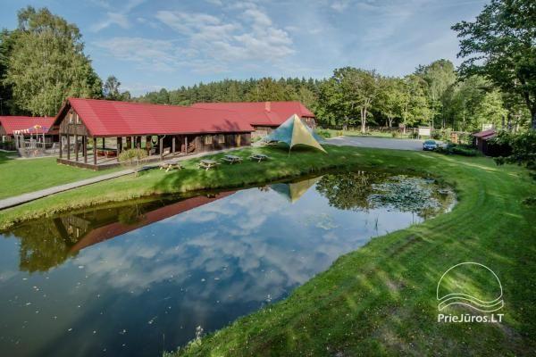Svečių namai Vecmuiža Latvijoje: nameliai, kambariai, pirtys, kubilas, pokylių salė