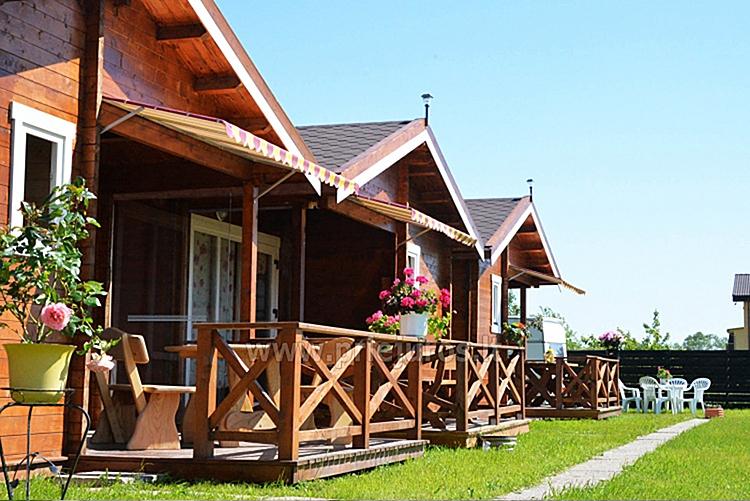  Neue, gemütliche Hütten und Gasthaus im Zentrum von Sventoji