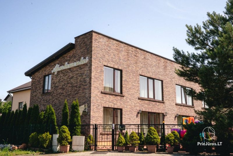 3 istabu apartamenti privātmājā