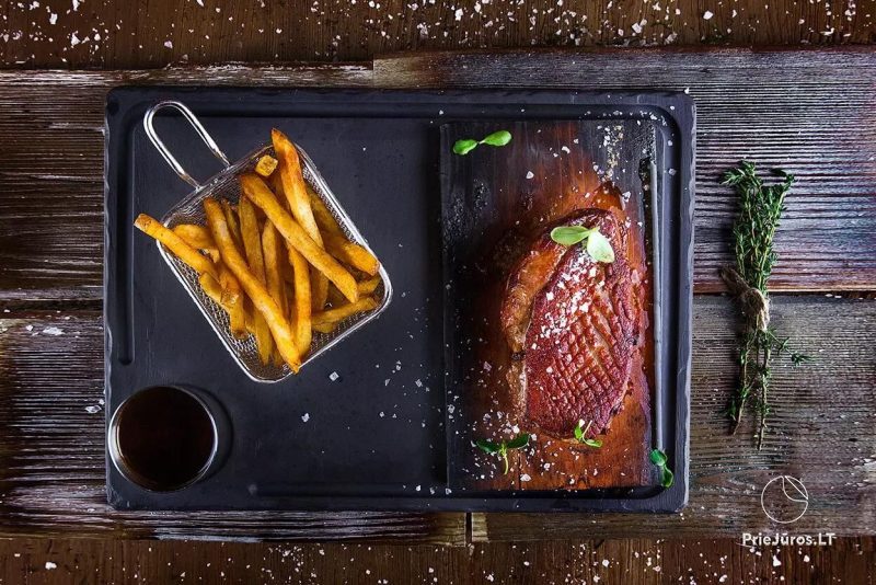 Restoranas Nidoje „MEAT SteakHouse”, viešbutyje „Jelita”