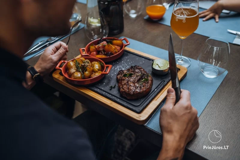 Restoranas Palangoje „MEAT Steak House“ – viešbutyje „Gabija“
