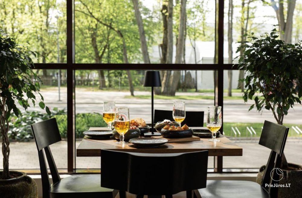 Restorāns Palangā Karlas Grill House viesnīcā Kerpe *** - 1