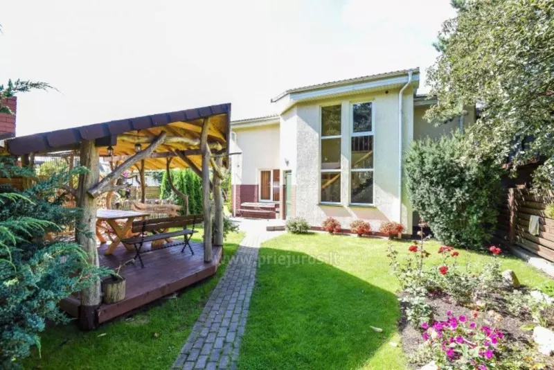 Dusetų pirtis Klaipėdoje – baseinas, biliardas, stalo tenisas, poilsio zona, pavėsinė
