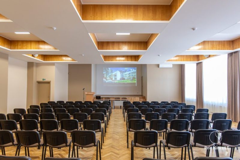 Konferenču zāle atpūtas kompleksā Palangos zuvedra