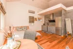 45 m² Dvivietė studija su terasa, atskiru įėjimu iš kiemo, virtuve ir visais patogumais - 4