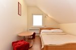 Nr. 301 Šeimyninis trijų kambarių numeris (2+2+2) III aukšte su privačiu dušu, WC - 5