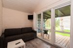 Vieno kambario numeris 2-3 žmonėms su dviaukšte lova, sofa-lova, terasa ir atskiru - 4