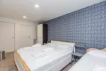 Nr. 2 Kambarys su viena dvigule ir viena viengule lova, su atskiru vonios kambariu cokoliniame aukšte. - 4
