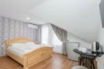 Nr. 10 Kambarys su viena dvigule lova ir su atskiru vonios kambariu, kondicionieriumi bei balkonu palėpėje. - 1