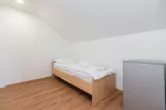 Nr. 11 Du pereinami kambariai (tarp kambarių durų nėra) su viena dvigule ir viena viengule lova, su atskiru vonios kambariu, kondicionieriumi bei balkonu palėpėje. - 5